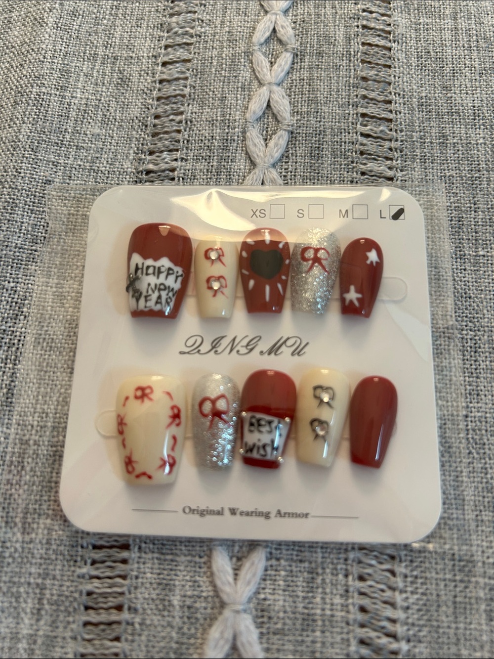 Red & Cream Festive Press-On Nail Set